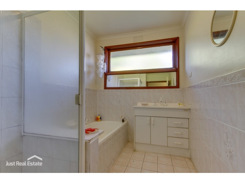 12 Fernwood Road, Narre Warren VIC 3805