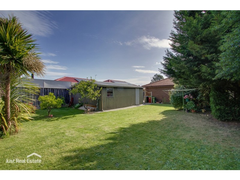 12 Fernwood Road, Narre Warren VIC 3805