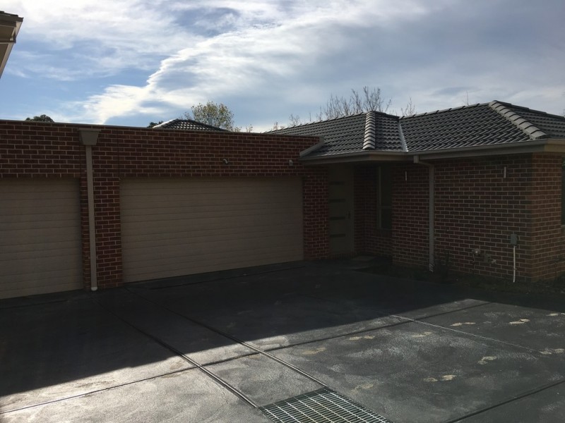 Unit 1- 6, 42 Buchanan Road, Berwick VIC 3806
