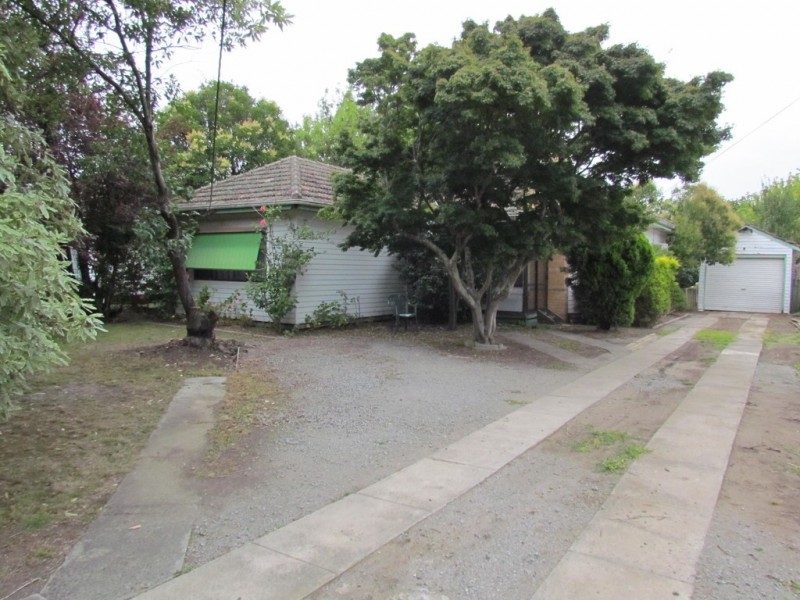 16 Brisbane Street, Berwick VIC 3806