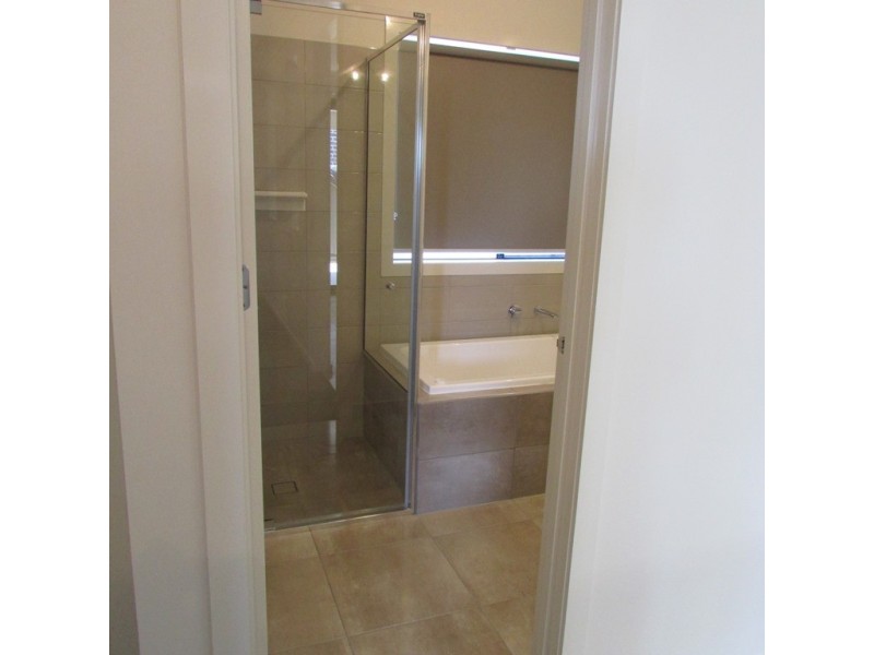 13 Marblelight Way, Clyde North VIC 3978