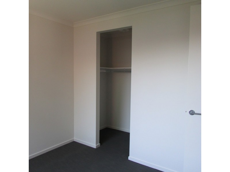 13 Marblelight Way, Clyde North VIC 3978