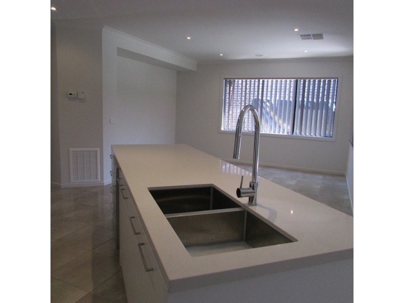 13 Marblelight Way, Clyde North VIC 3978