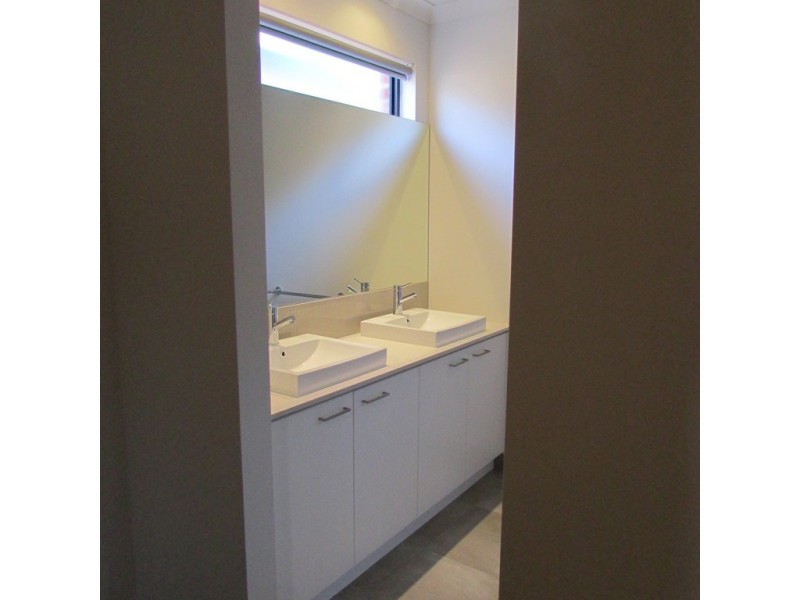 13 Marblelight Way, Clyde North VIC 3978