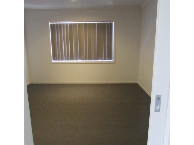 13 Marblelight Way, Clyde North VIC 3978