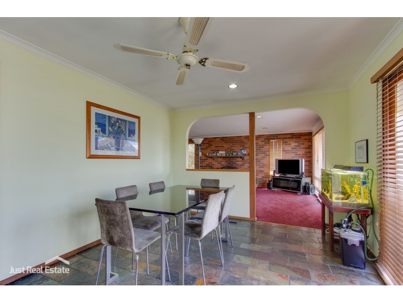 15 Poorinda Rise, Narre Warren VIC 3805