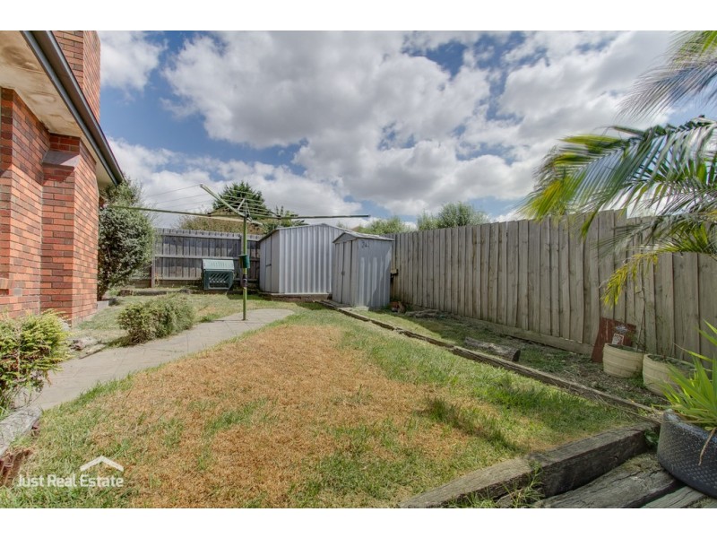 15 Poorinda Rise, Narre Warren VIC 3805