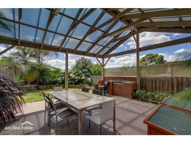 15 Poorinda Rise, Narre Warren VIC 3805