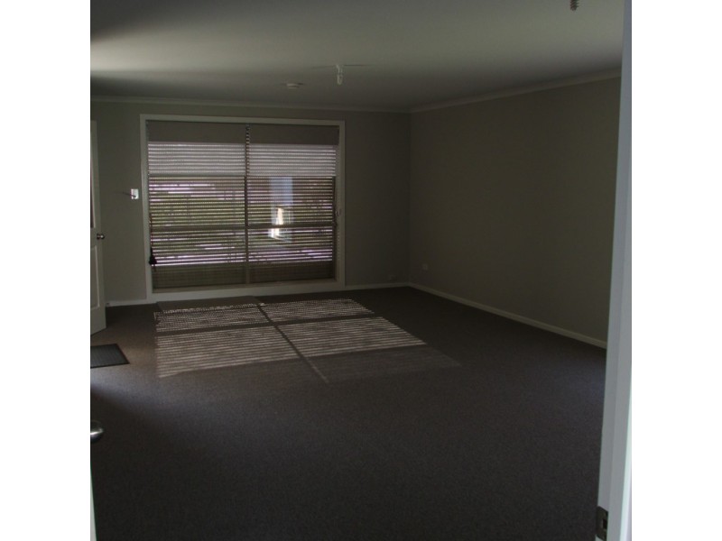 76 Thomas Mitchell Drive, Endeavour Hills VIC 3802