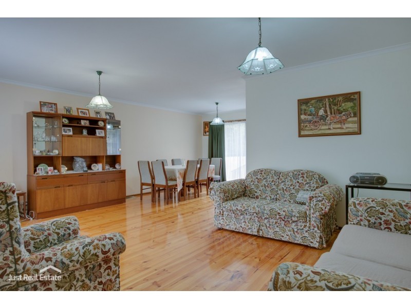 4 Foulds Court, Berwick VIC 3806