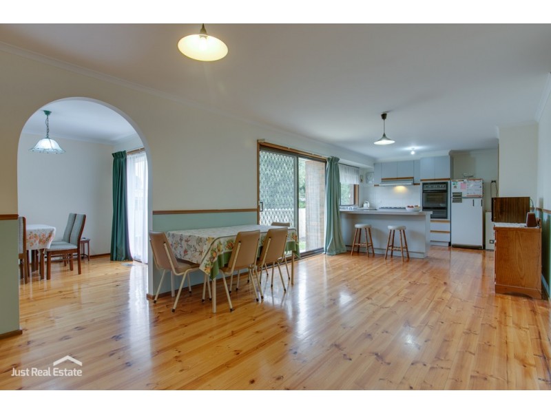 4 Foulds Court, Berwick VIC 3806