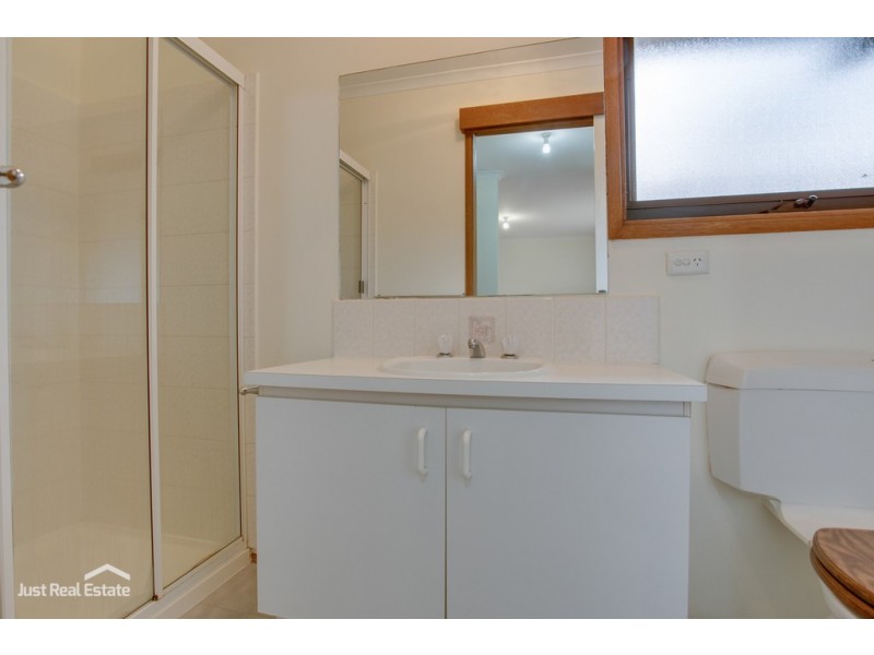 4 Foulds Court, Berwick VIC 3806