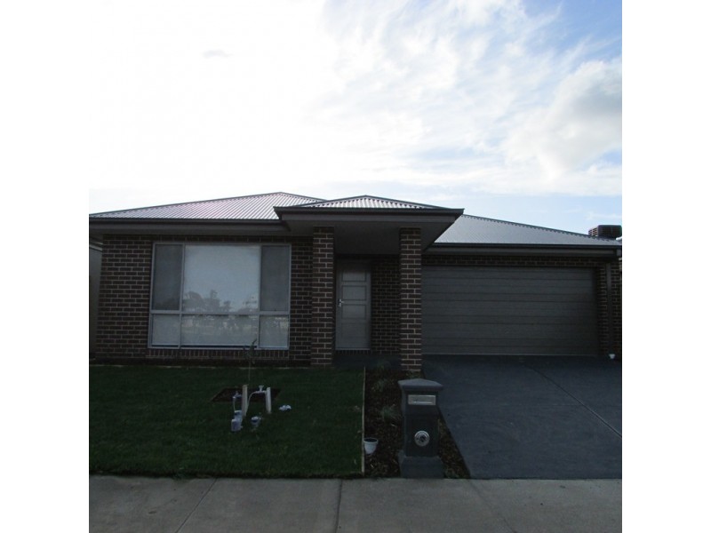 45 Campaspe Street, Clyde North VIC 3978