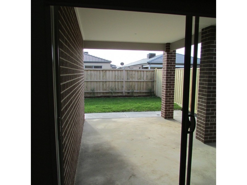 45 Campaspe Street, Clyde North VIC 3978