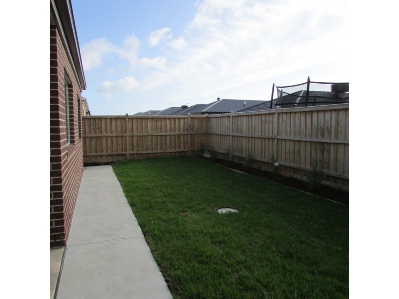 45 Campaspe Street, Clyde North VIC 3978
