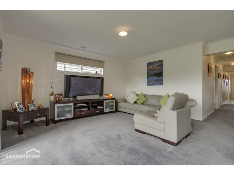 20 Victory Drive, Pakenham VIC 3810