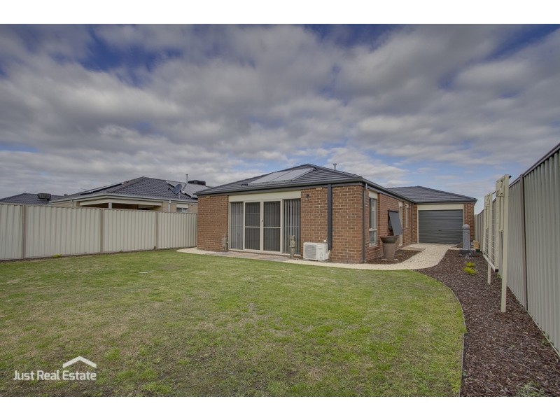 20 Victory Drive, Pakenham VIC 3810