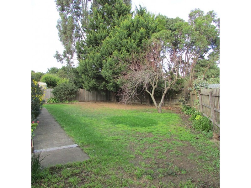 16 Harwood Court, Berwick VIC 3806