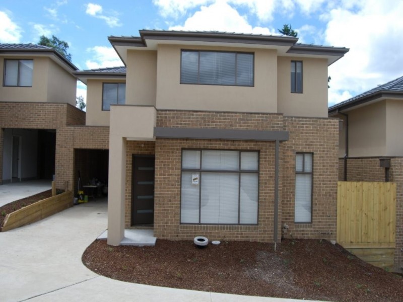 2/10-12 Innes Court, Berwick VIC 3806