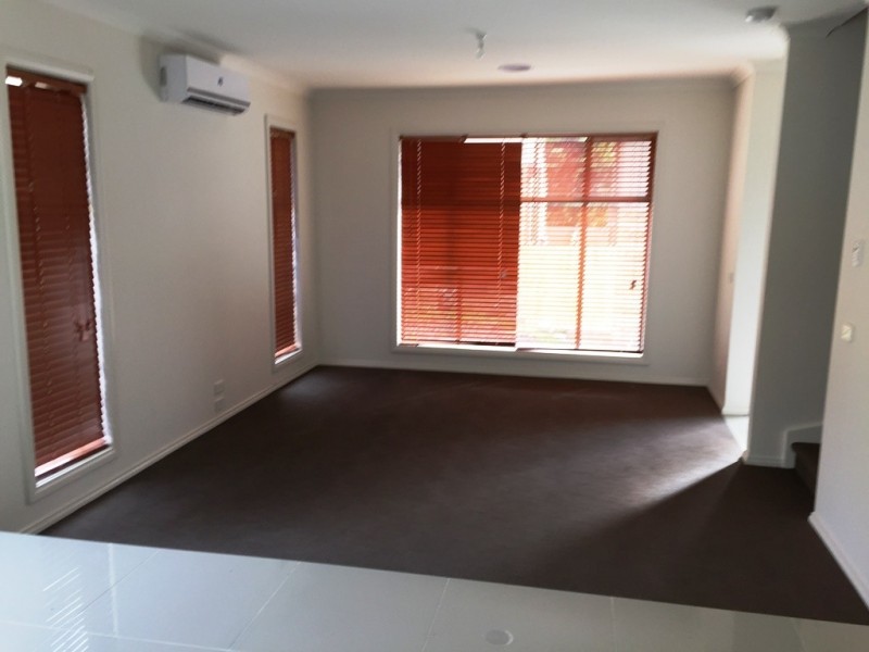 2/10-12 Innes Court, Berwick VIC 3806