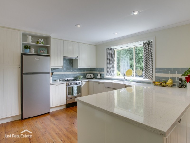 35 Coowarra Way, Berwick VIC 3806