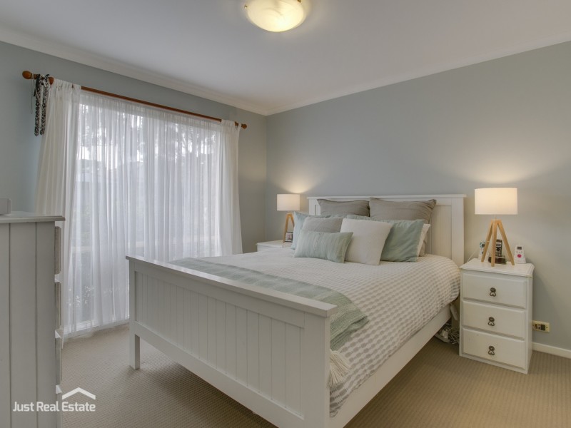 35 Coowarra Way, Berwick VIC 3806