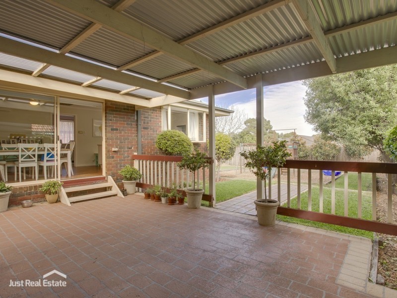 35 Coowarra Way, Berwick VIC 3806