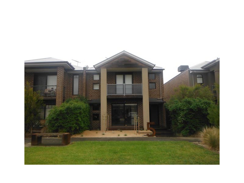 5 Hunter Lane, Pakenham VIC 3810