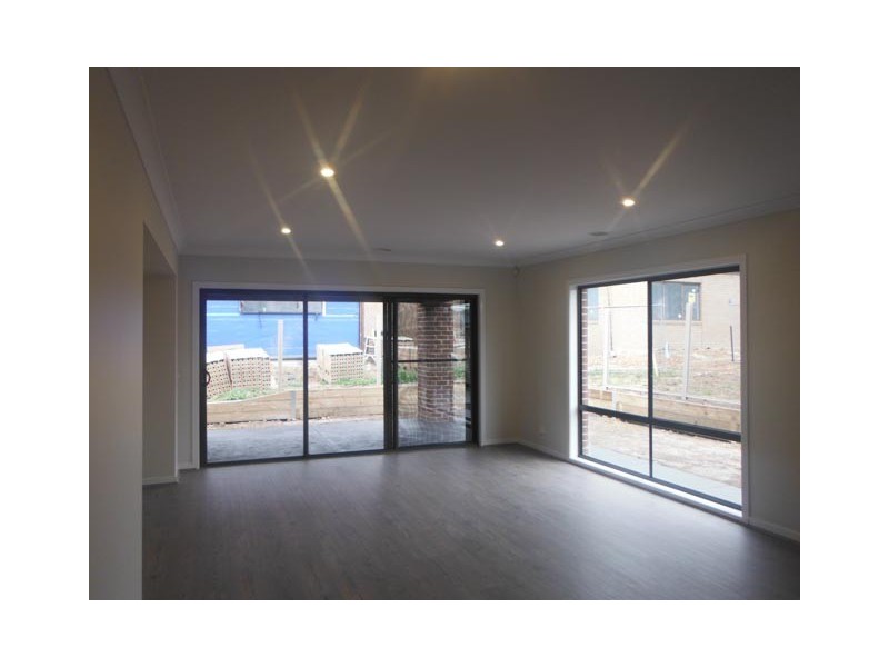 11 Cuttler Street, Pakenham VIC 3810