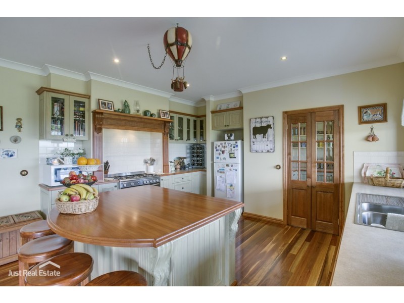 50 Parish Road, Iona VIC 3815