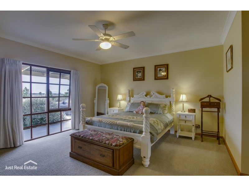 50 Parish Road, Iona VIC 3815