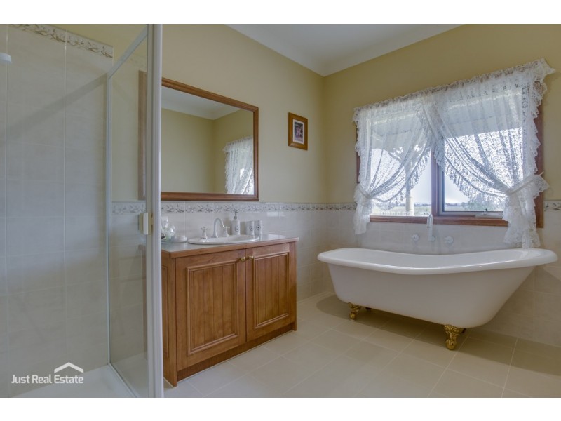 50 Parish Road, Iona VIC 3815