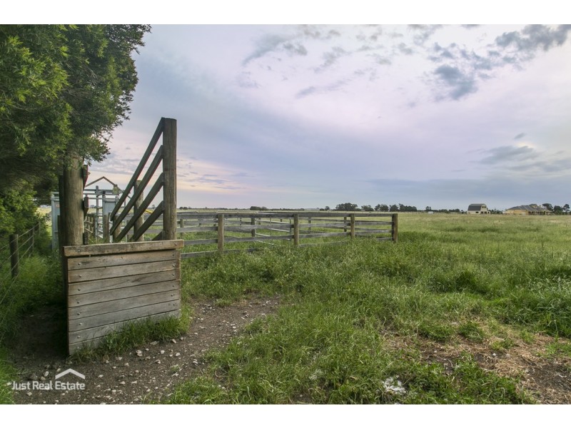 50 Parish Road, Iona VIC 3815