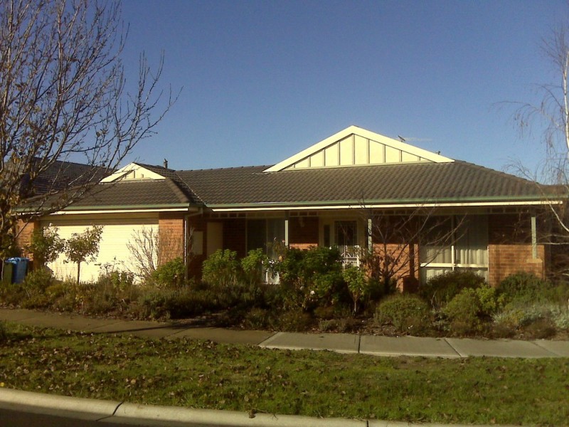 10 McCubbin Way, Berwick VIC 3806