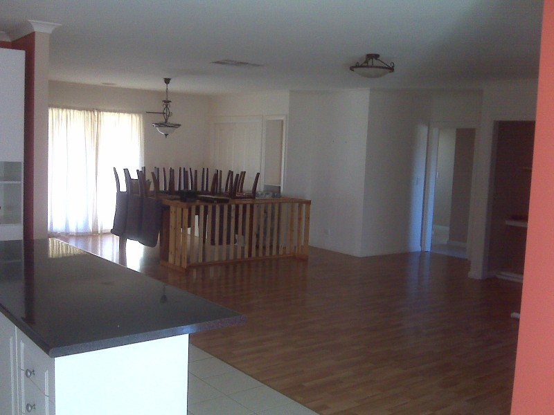 10 McCubbin Way, Berwick VIC 3806