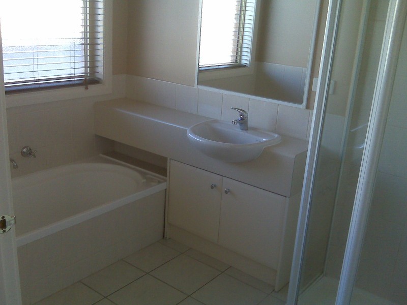 10 McCubbin Way, Berwick VIC 3806