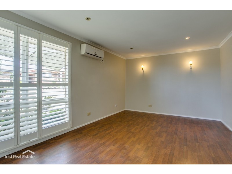 72 Springfield Crescent, Hampton Park VIC 3976