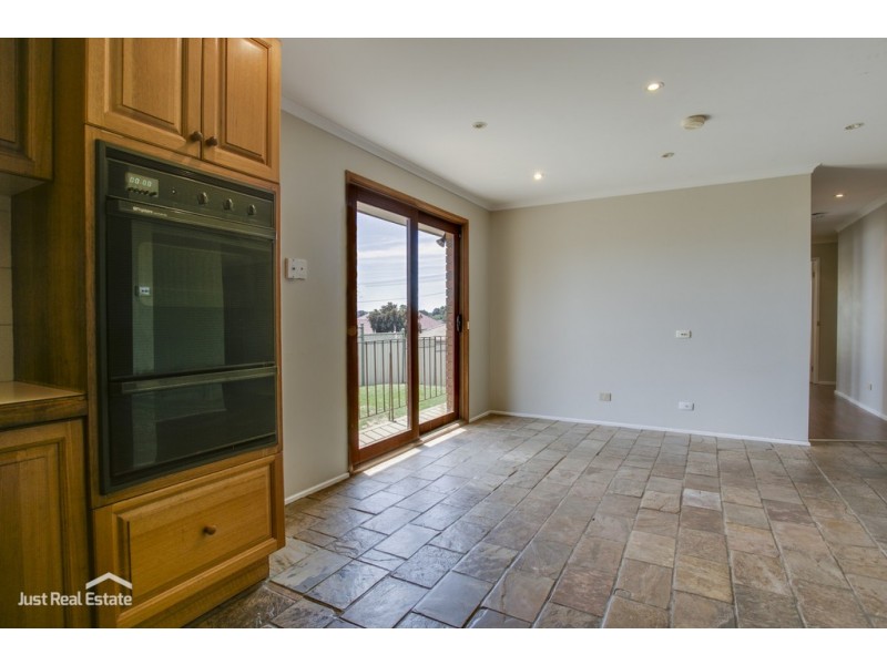 72 Springfield Crescent, Hampton Park VIC 3976