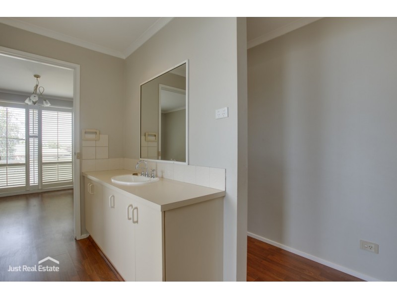 72 Springfield Crescent, Hampton Park VIC 3976