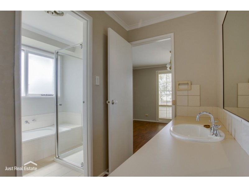 72 Springfield Crescent, Hampton Park VIC 3976