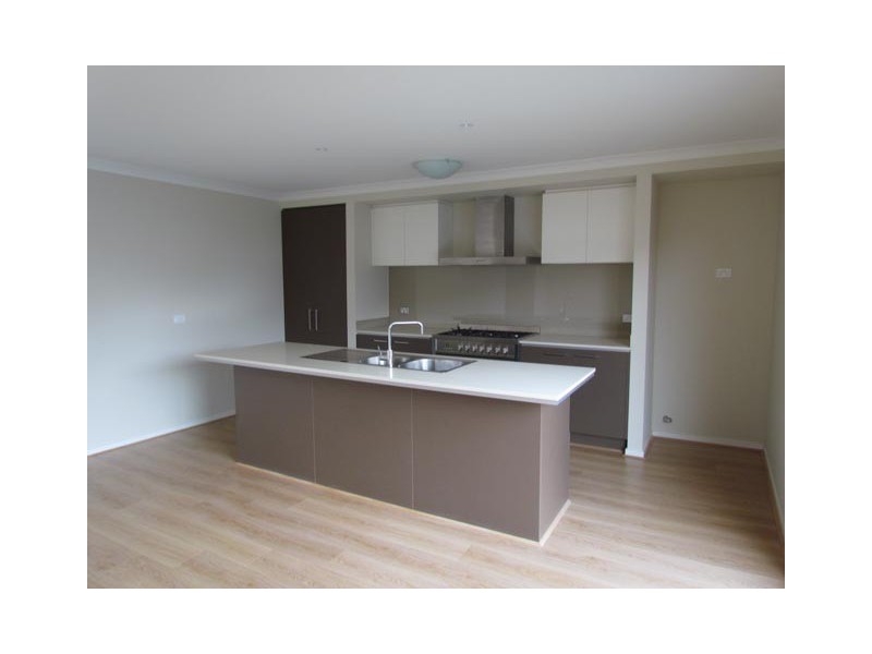 18 Selandra Boulevard, Clyde North VIC 3978