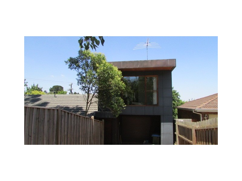1 Queens Court, Berwick VIC 3806