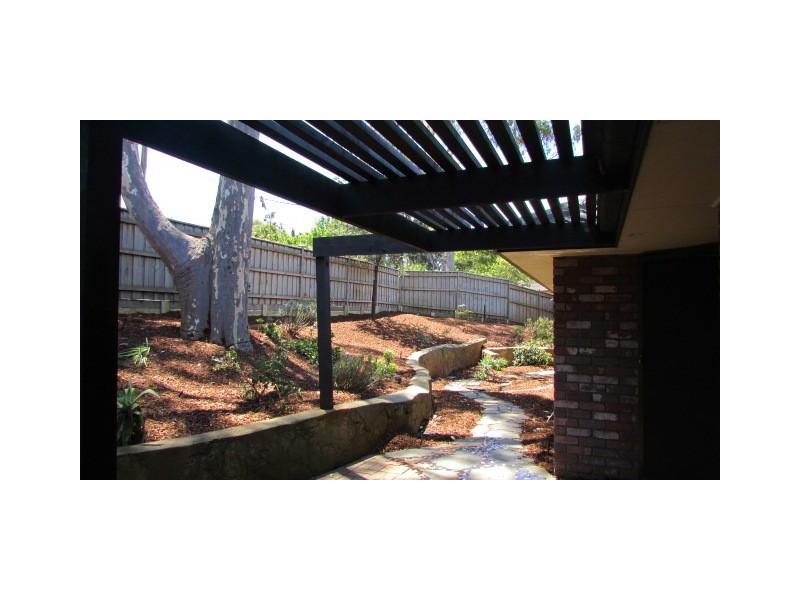 1 Queens Court, Berwick VIC 3806