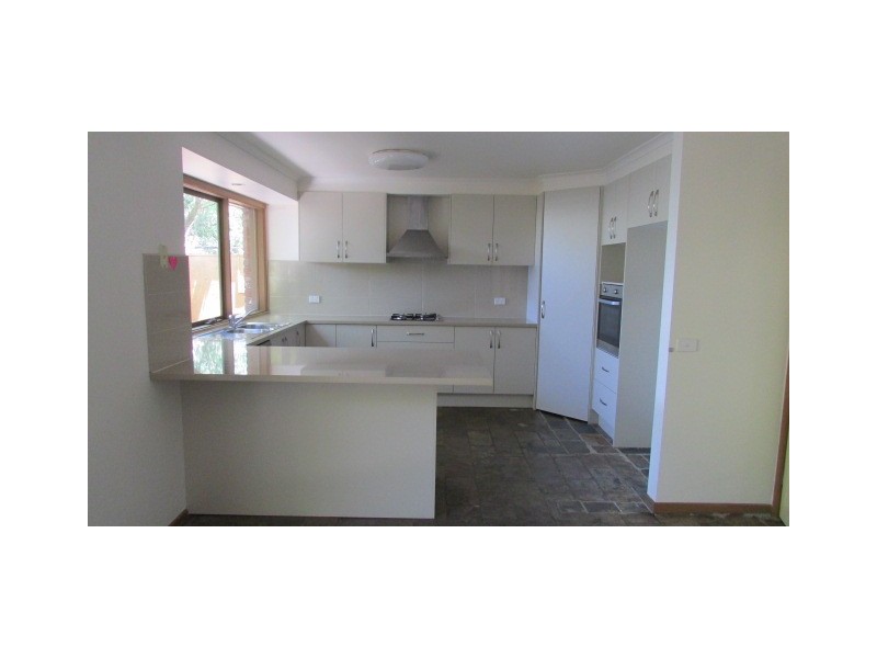 1 Queens Court, Berwick VIC 3806