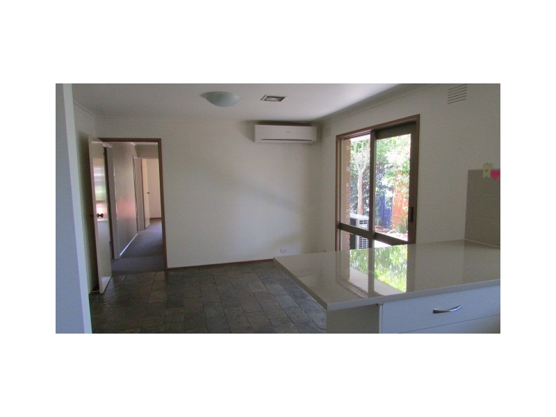 1 Queens Court, Berwick VIC 3806