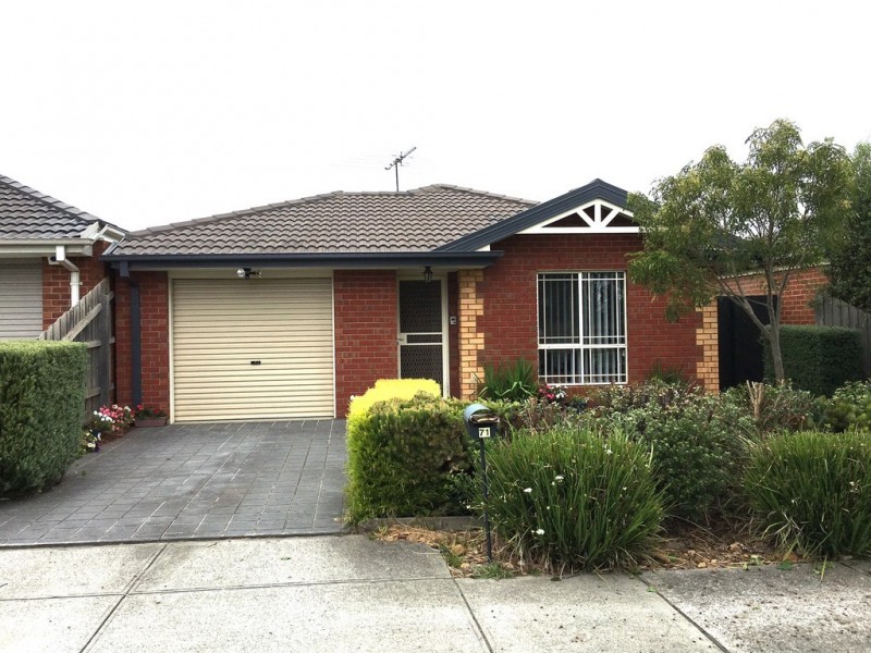 71 Melzak Way, Berwick VIC 3806
