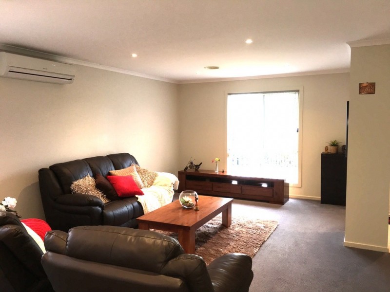 71 Melzak Way, Berwick VIC 3806