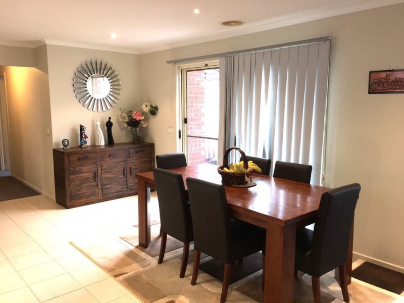 71 Melzak Way, Berwick VIC 3806