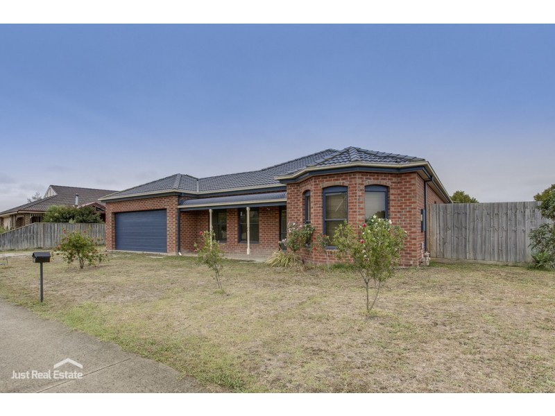 4 Banjo Paterson Drive, Pakenham VIC 3810