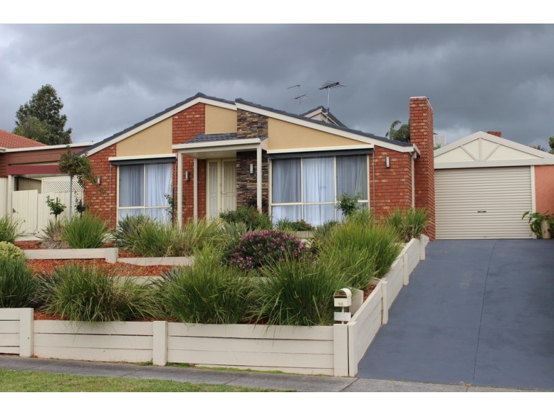 18 Oxley Way, Endeavour Hills VIC 3802